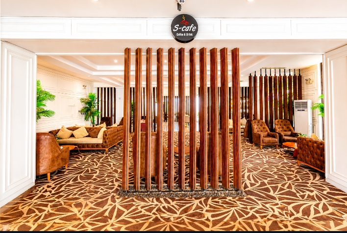 S-Cafe & Bar lounge entrance — Summerset Continental Hotel Abuja